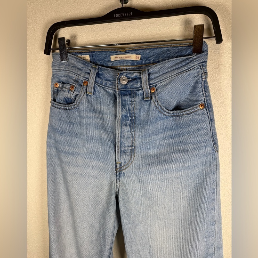 Levi Ribcage Straight Womens Jeans 25 Cropped Cut Hem 25” Inseam Light Wash - Picture 2 of 10